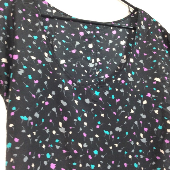 i love h81 Small scoop back floral print blouse - Picture 6 of 7